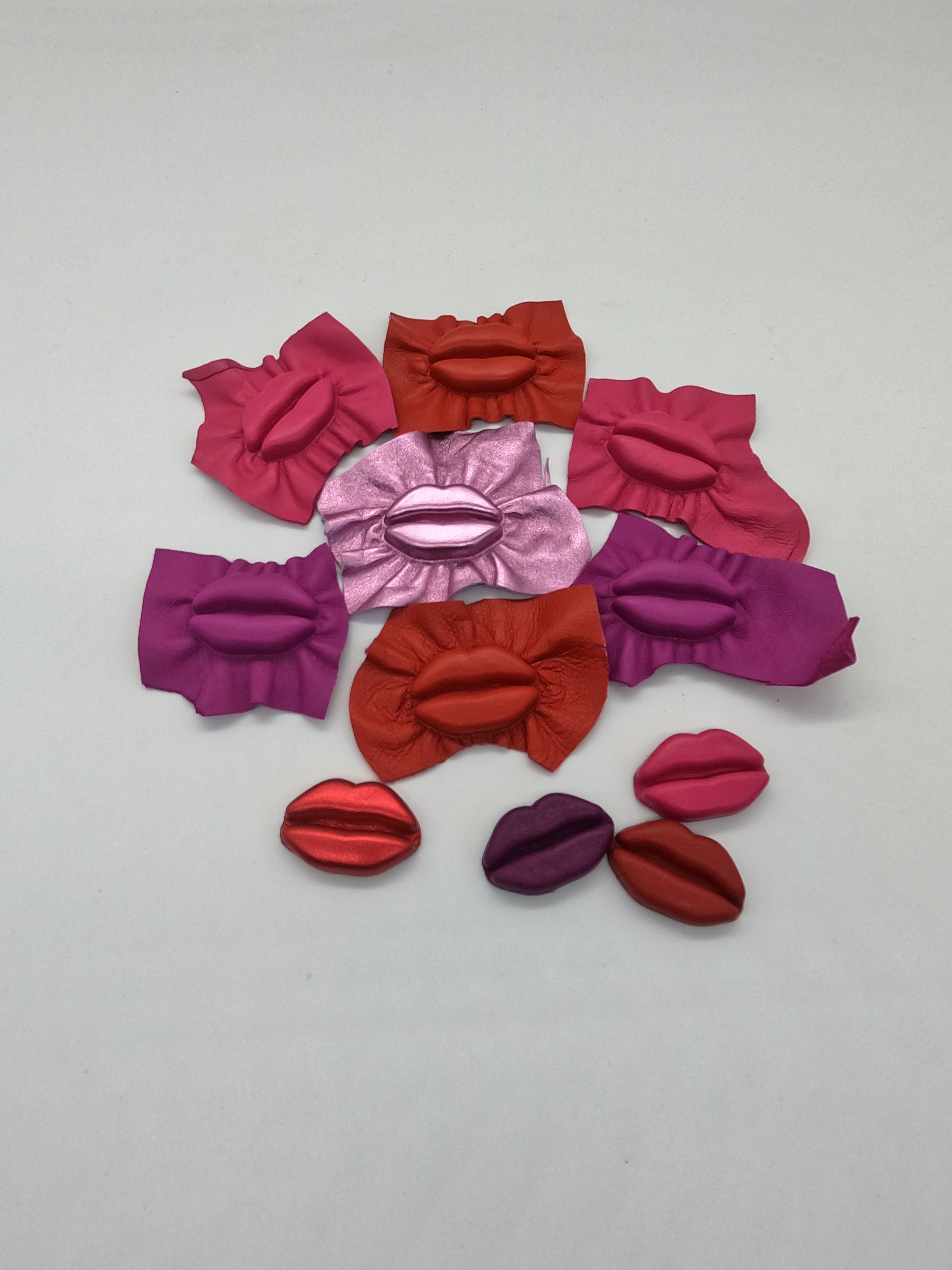 Broche Beijos Cléo!